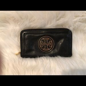 Tory Burch wallet
